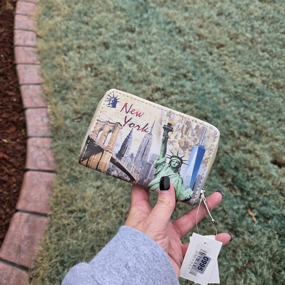 Cream TravelWristlet - Picture 2 of 10